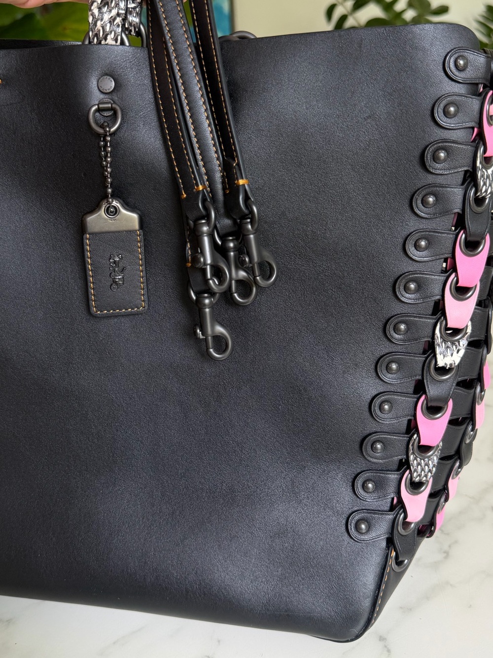 1941 Rogue Tote With Snakeskin Coach Link Detail Pink Black Leather Bag 86919 - Picture 12 of 14